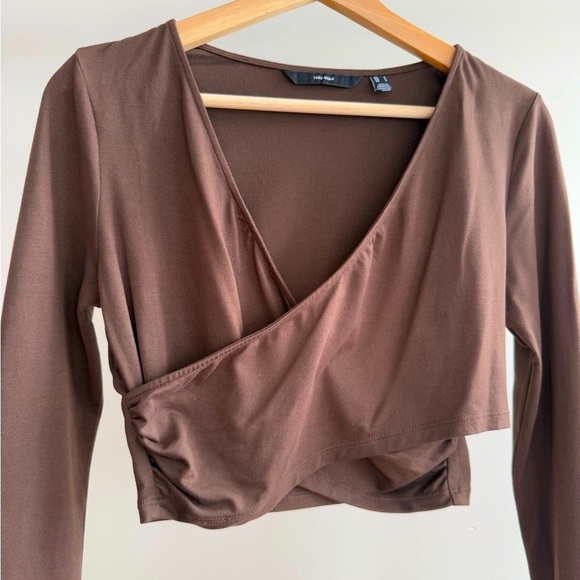 Vero Moda Long Sleeve Crop - Picture 2 of 4